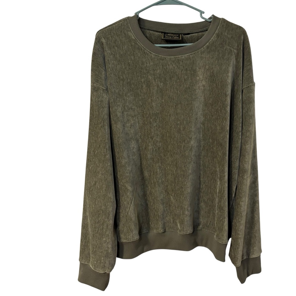 Men's Crewneck Stylish Relaxed Sweater in Olive Green Size Medium